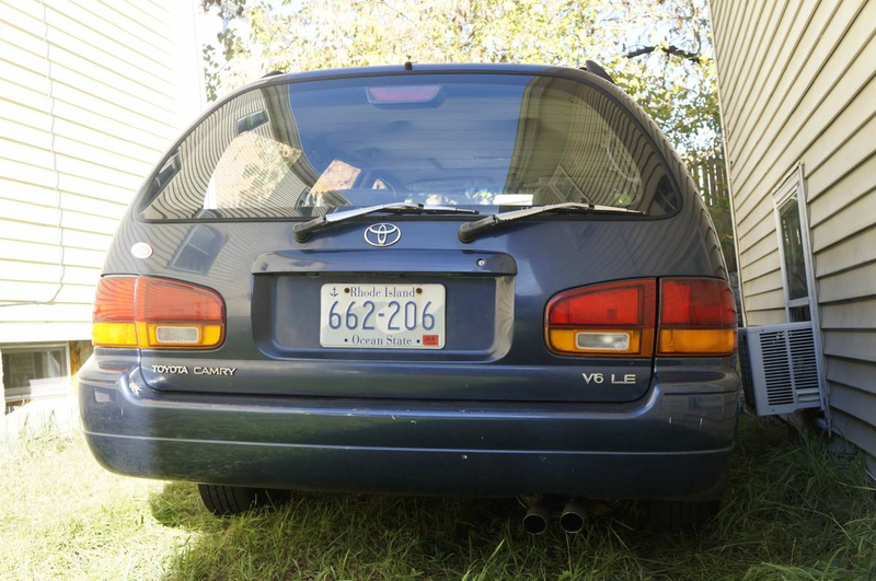 Illustration for article titled At $750, Would You Add This 1996 Toyota Camry LE Wagon To Your Life?